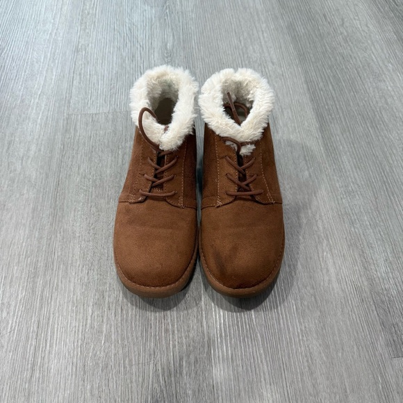 Makalu California Shoes - Brown Lace Up Boots with Faux Fur Lining